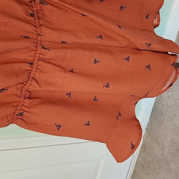 Orange attire with small navy boats beautiful - Picture 3 of 4